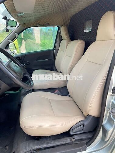 Toyota Hiace 2010 tải van 3 chỗ - 10000 km