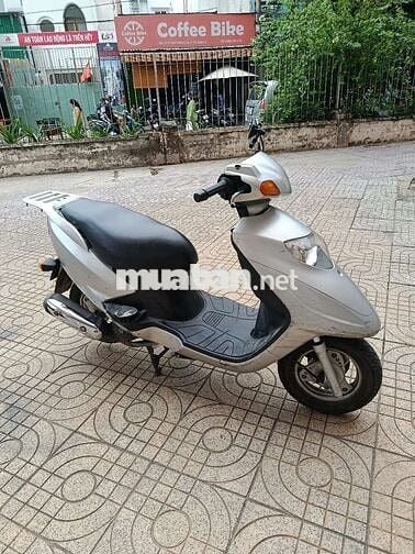 Suzuki Amity .