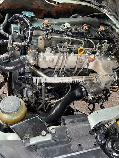 Toyota Hiace 2010 tải van 3 chỗ - 10000 km