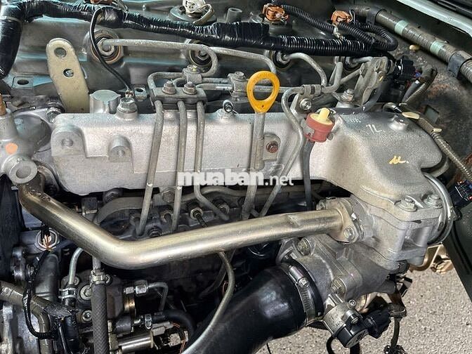 Toyota Hiace 2010 tải van 3 chỗ - 10000 km