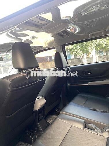 Toyota Veloz Cross Top 2025, xe lướt như mới