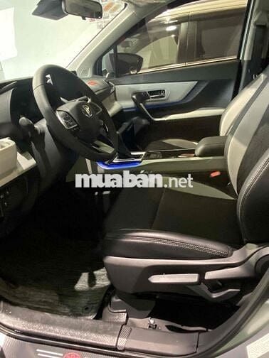 Toyota Veloz Cross Top 2025, xe lướt như mới