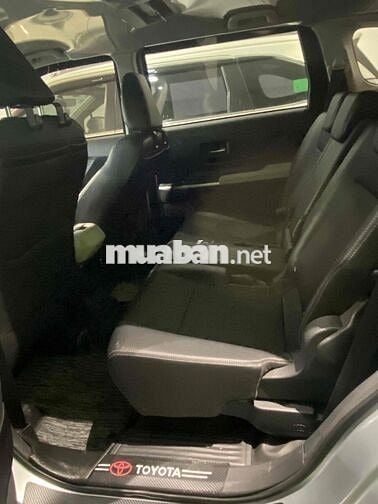 Toyota Veloz Cross Top 2025, xe lướt như mới