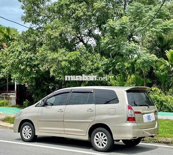 Toyota Innova 2014 E - 120000 km