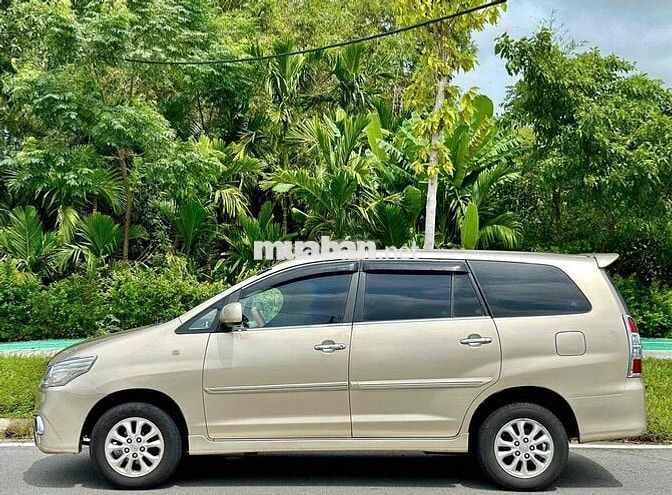 Toyota Innova 2014 E - 120000 km