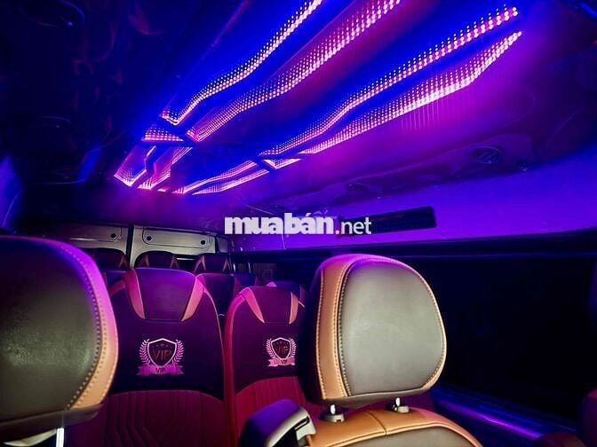 Ford Transit MCA 2023 21.000km siêu lướt xe chở nv