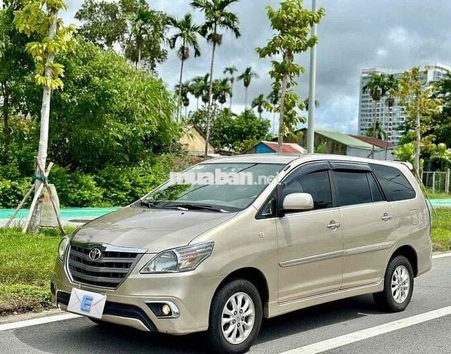 Toyota Innova 2014 E - 120000 km