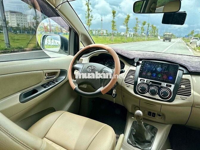 Toyota Innova 2014 E - 120000 km