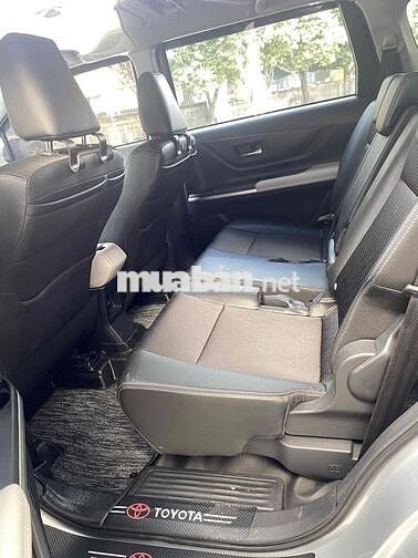 Toyota Veloz Cross Top 2025, xe lướt như mới
