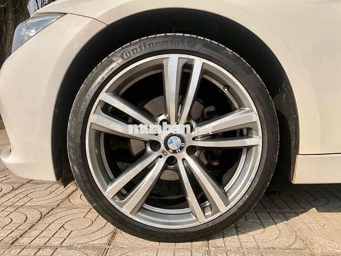 BMW 3 Series 2015 320i - 82000 km máy b48