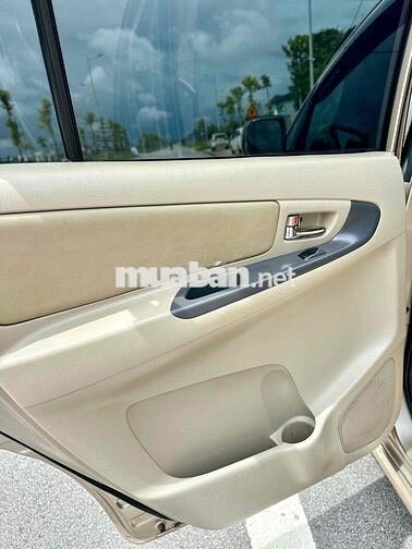 Toyota Innova 2014 E - 120000 km