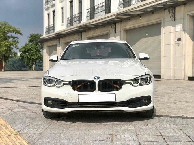 BMW 3 Series 2015 320i - 82000 km máy b48