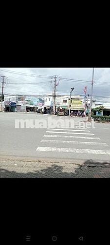 Mặt bằng kinh doanh Diên tích 100 m2 gần ngã tư