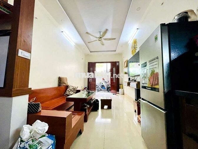 68 CẦU GIẤY - GẦN PHỐ KINH DOANH SẦM UẤT - NHÀ DÂN XÂY - FULL NỘI THẤT