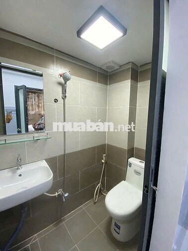 Bán nhà đẹp 2 mặt tiền hẻm xe hơi Bến Bình Đông