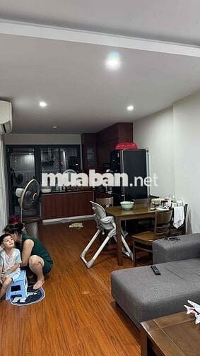 Cần bán căn hộ 67m2 2n2vs tầng đẹp toà v2 thevesta