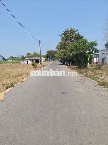 Bán lô đất phường hắc dịch, mặt tiền đường nhựa, giá ngộp