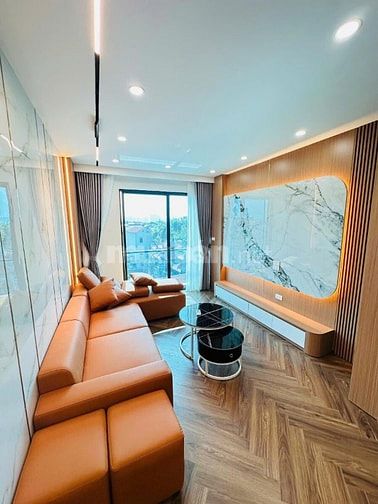 Bán nhà Xuân Đỗ, Long Biên 47m, 6 tầng. Giá: 9.2 tỷ. LH: Zalo/gọi ngay 0398.55.8888