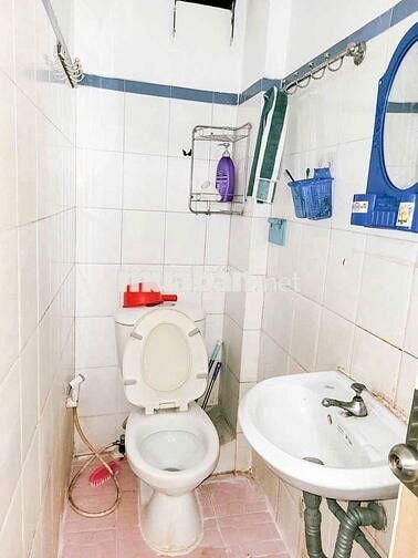 Căn hộ 2 phòng ngủ + gác mặt tiền đường full nội thất ngay Cộng Hòa
