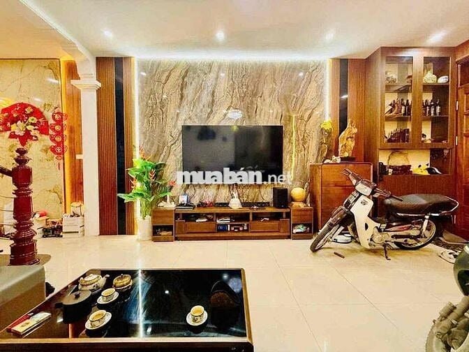 NHÀ ĐẸP MAI DỊCH 50M – SẴN Ở NGAY – NỘI THẤT SANG TRỌNG. PL CHUẨN.