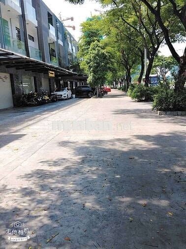 🌳🌳🌳🌳🌳

🔔Bán lô đất mặt tiền đường Ngô Thì Hương -7m5 , Nại Hiên