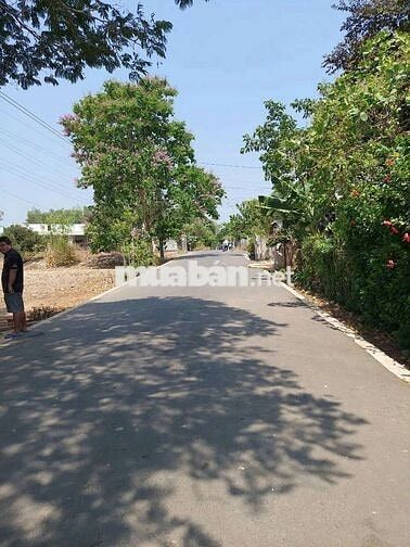 Bán lô đất phường hắc dịch, mặt tiền đường nhựa, giá ngộp