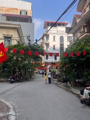 Gần Tiểu học Nghĩa Đô, sổ to, giá đầu tư, phân lô, Vỉa hè, ô tô tránh