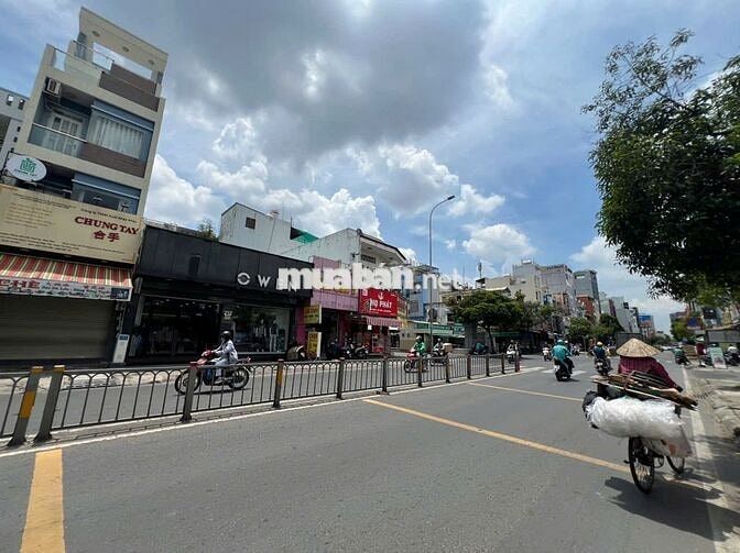 CHo thuê nhà mặt tiền đường Hoà bình 8,2x20m trống suốt vị trí kd đông