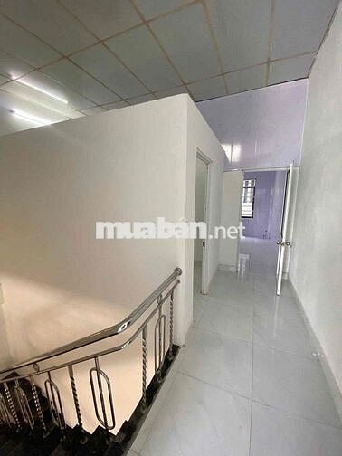 cho thuê nhà 2 tầng 3pn/2wc mặt tiền tân thái