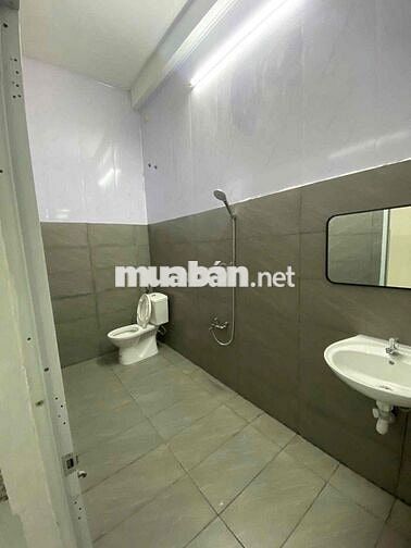 cho thuê nhà 2 tầng 3pn/2wc mặt tiền tân thái
