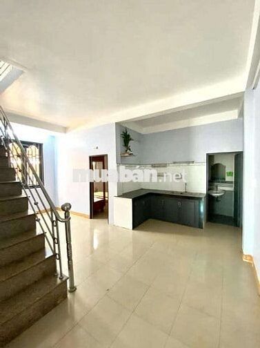 Cho thuê nhà vừa làm kho vừa ở 120m2 sân oto 1 phòng ngủ
