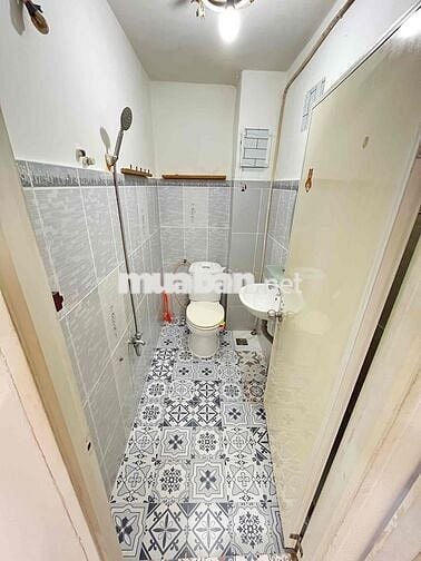 p rộng có gác cửa sổ, hẻm hong trường huflit, BV 115 vạn hạnh mall