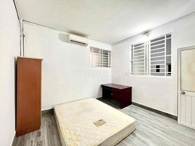 CHO THUÊ CĂN HỘ TRUNG TÂM QUẬN 10 CÓ CỬA SỔ NHÀ WC RIÊNG
