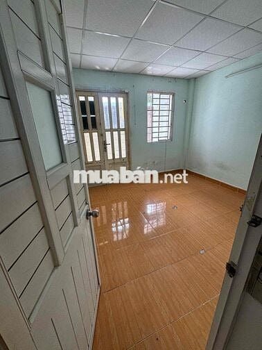 nhà nguyên căn  đối diện công viên lê thị riêng