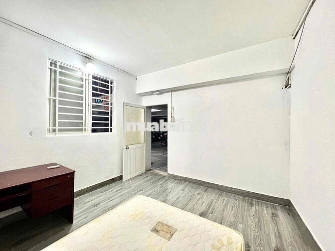 CHO THUÊ CĂN HỘ TRUNG TÂM QUẬN 10 CÓ CỬA SỔ NHÀ WC RIÊNG