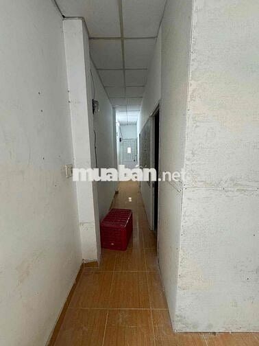 nhà nguyên căn  đối diện công viên lê thị riêng