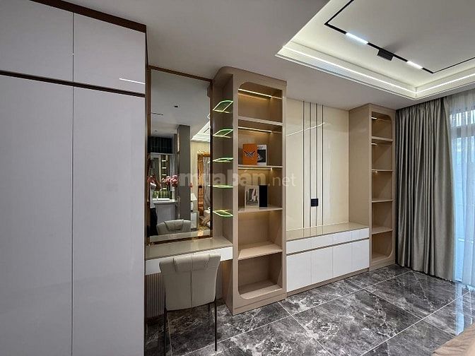 ⭐️Siêu phẩm 5 Lầu tuyệt đẹp THANG MÁY CAO CẤP hẻm 7m Nguyễn Văn Khối
