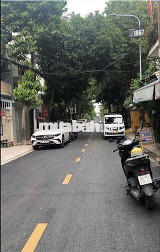 Căn góc Nguyễn Trường Tộ, đường mới làm xong 3 ngày, vỉa hè to rộng