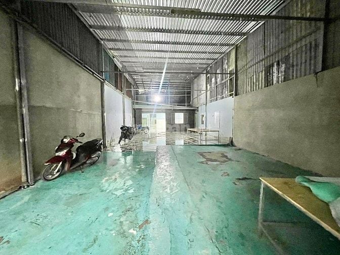 Cho thuê 400m2 kho, xưởng đường Dương Công Khi xã Xuân Thới Thượng