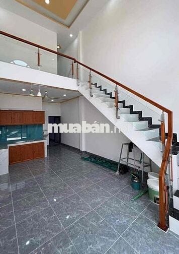 Bán nhà 758 triệu nằm ngay đường Nguyễn Hữu Cảnh, Thuận an. 90m2 SHR