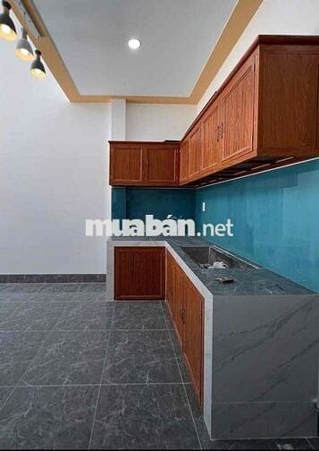 Bán nhà 758 triệu nằm ngay đường Nguyễn Hữu Cảnh, Thuận an. 90m2 SHR