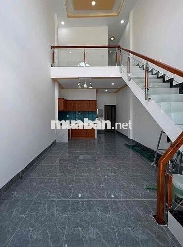 Bán nhà 758 triệu nằm ngay đường Nguyễn Hữu Cảnh, Thuận an. 90m2 SHR
