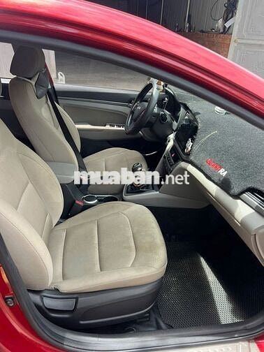 Cần bán e xe gia đình hyndai elantra gps 2017