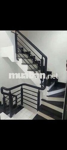 Nhà nguyên căn gần ngay mặt tiền