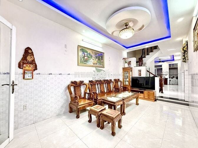 NHÀ 3 TẦNG 3 PHÒNG NGỦ GIÁ 13 TRIỆU/THÁNG KHU PHƯỚC LONG