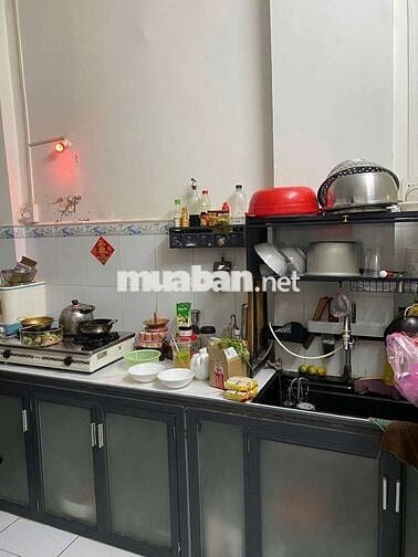 - Vị trí: Căn góc 3 mặt Hẻm Bãi Sậy, P.8, Q.6 c