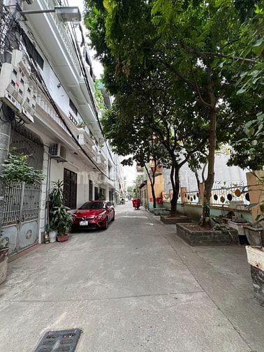 ĐẤT NGỌC THUỴ - 1 NHÀ RA PHỐ - PHÂN LÔ NỞ HẬU. DIỆN TÍCH 70M2. HƠN 10 