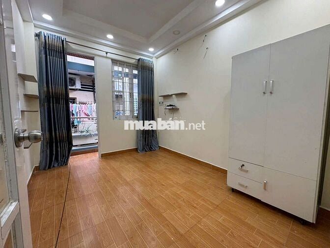 Bán nhà đường Trần Hưng Đạo p1 q5