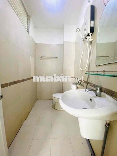 Cho thuê căn hộ Ban công full nội thất cách Đại học TDTU, RMIT 5 phút