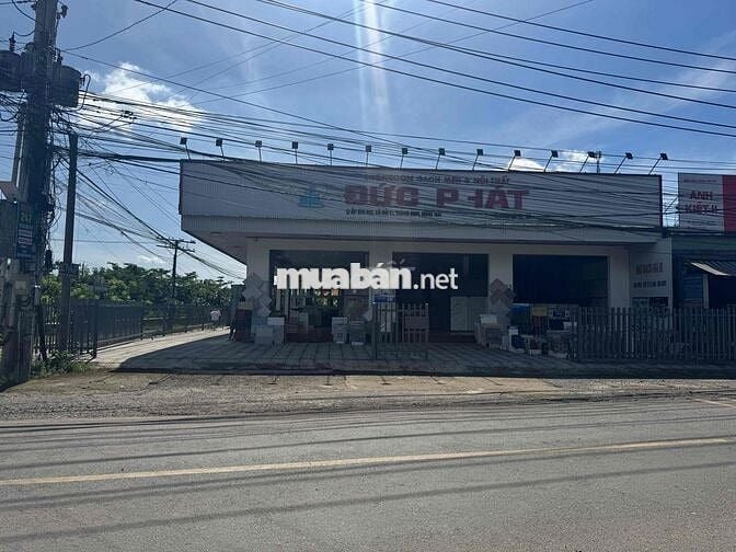 Mặt tiền kinh doanh Showroom nội thất
